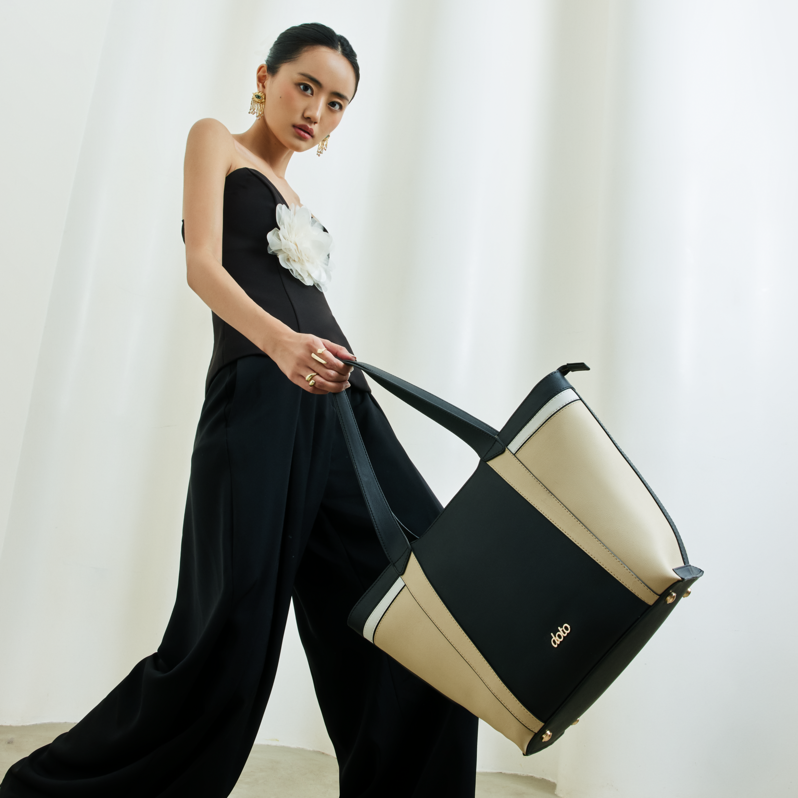 IKI EVERYDAY TOTE (Black)